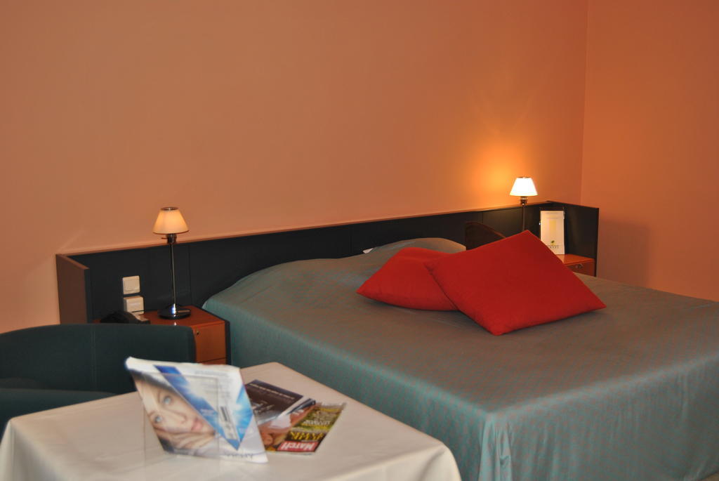 Greenpark Hotel Sint-Pieters-Leeuw Habitación foto